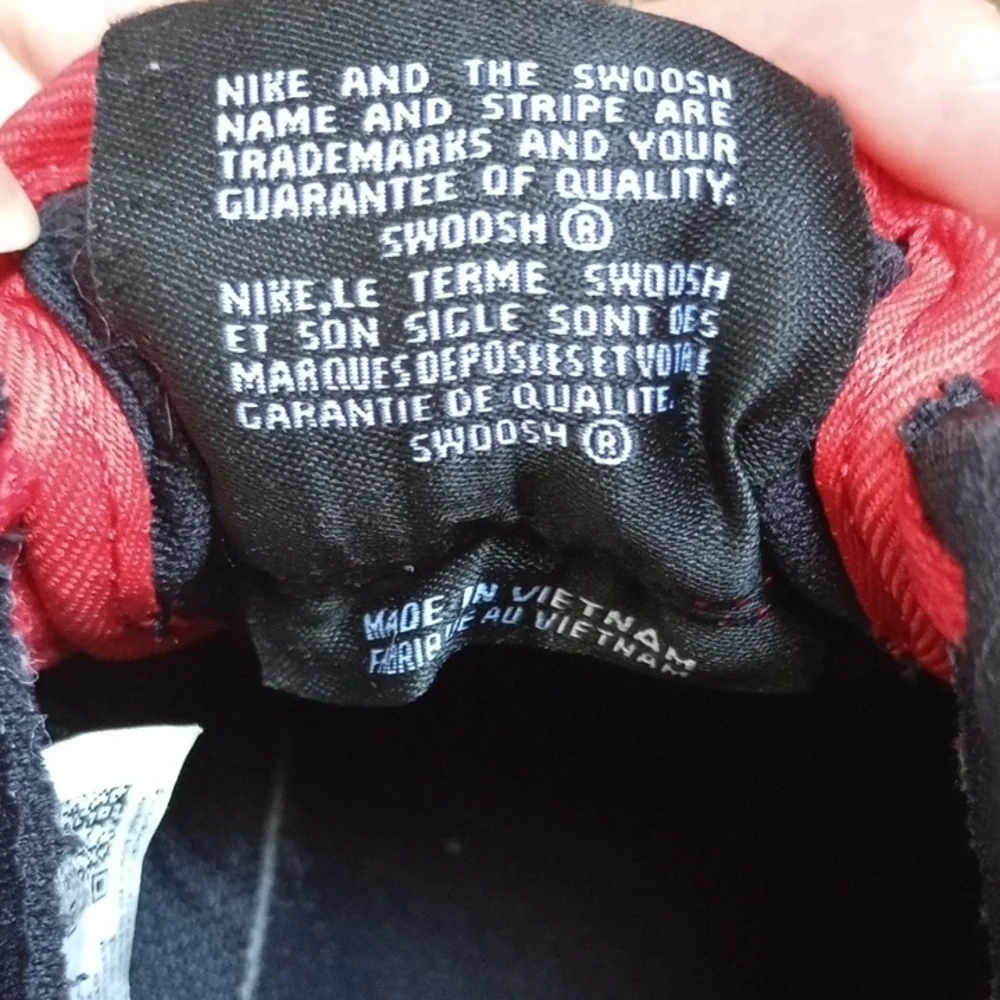 Nike AIR‎ Red and Black Women's Lace-Up Athletic Sneakers
